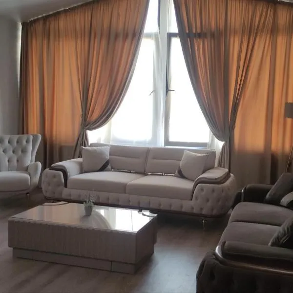 Elena Apartments, hotel in Gori
