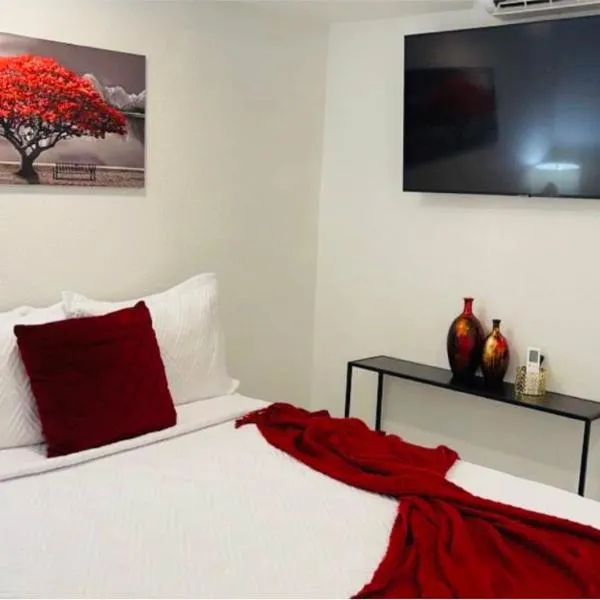 Guest House #2 - 5 min away from LAS Airport, ξενοδοχείο στο Λας Βέγκας