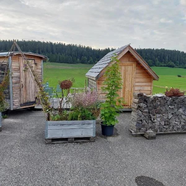 Drosera cabane et roulotte, hotel v destinaci La Chaux-du-Milieu