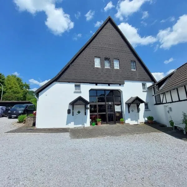 Ferienwohnung in Marsberg-Oesdorf, hotell i Husen