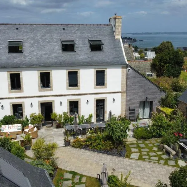 L’ARDOISIÈRE, maison d’hôtes et d’amis, hotel in Tréduder