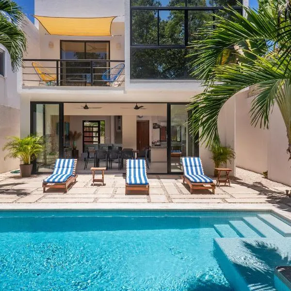 Wonderful Tropical Home 3BR, Garden, Private Pool., hotel v destinaci Tulum