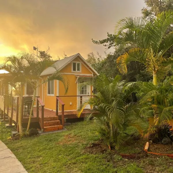 Country Cottage in Papa Bay, hotel sa Hawaiian Ocean View