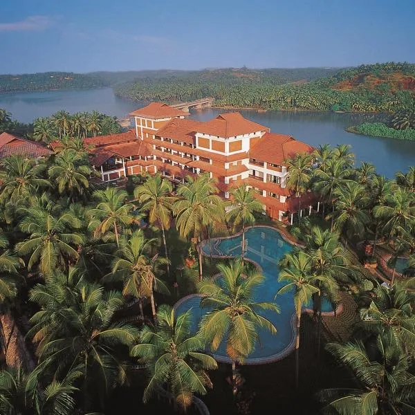 The Raviz Kadavu, Kozhikode, hotel di Māvūr