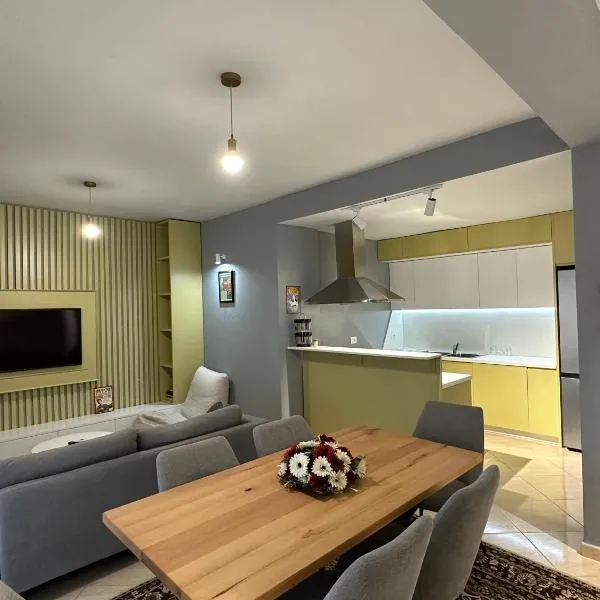 Joni's Condo at Mali i Robit, hótel í Golem