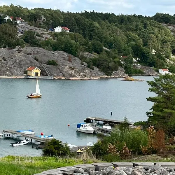 Sea view chalet, hotel v destinaci Hjälteby