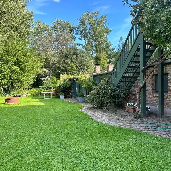 Le gîte du chastel, hotel u gradu Comines