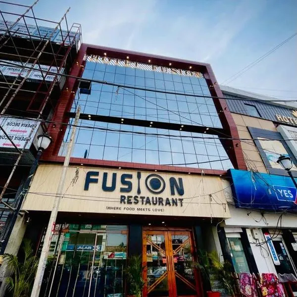 Hotel Fusion, hotel in Thaska Mīrānji