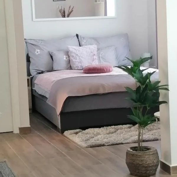 Várfal apartman, hotel in Eger