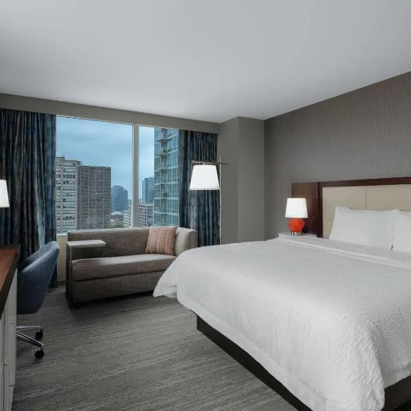 Hampton Inn Chicago McCormick Place、シカゴのホテル