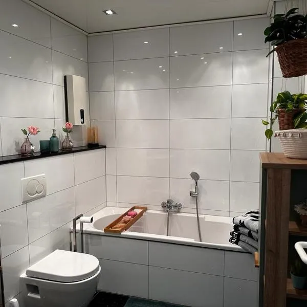 A&V Apartments Wunderschöne Rheinblick Wohnung zum entspannen Apt Ela, hotel in Duisburg