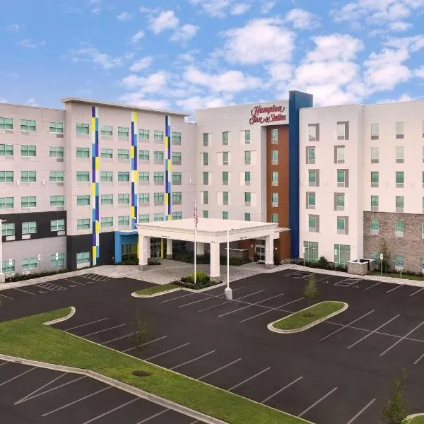 Hampton Inn & Suites Charlotte Airport Lake Pointe, hotel em Hebron