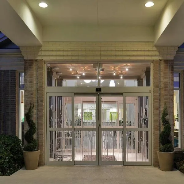 Hilton Garden Inn Addison โรงแรมในแอดดิสัน