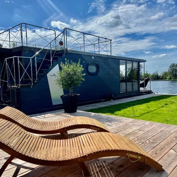 NEW - Little Asia - Stunning Boathouse on a lake Near Amsterdam with Sauna, hotel i Vinkeveen