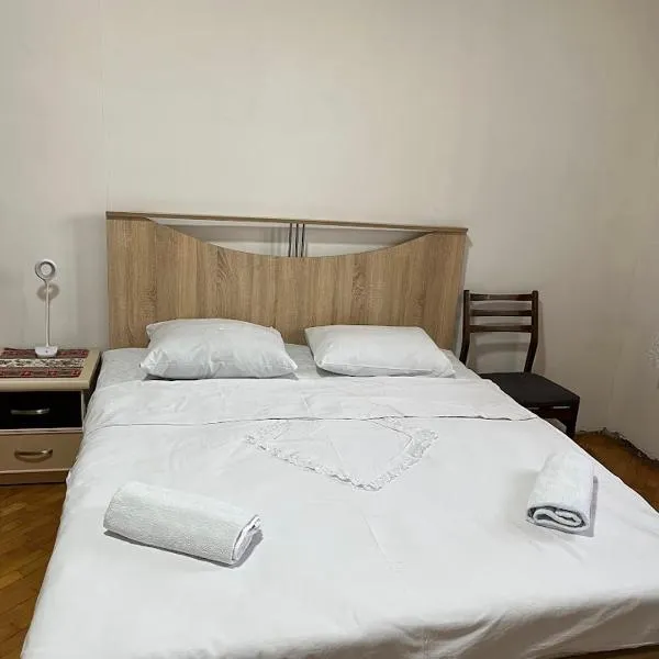 Guest House SAMAN, hotel em Garni