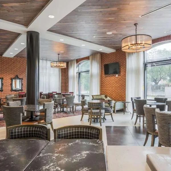 Homewood Suites By Hilton Charleston Historic District, hotel di Charleston