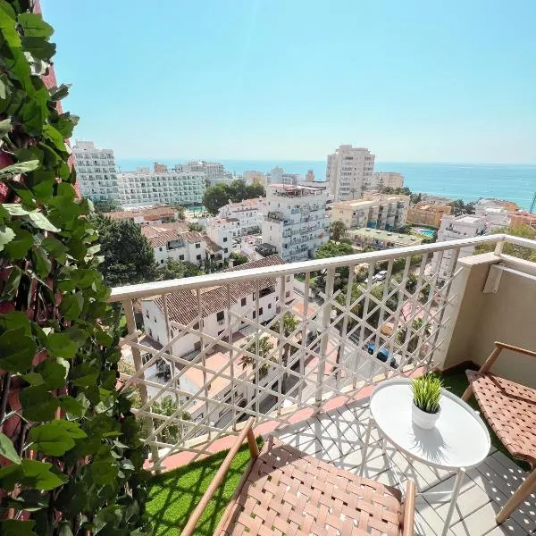 Cozy Studio with Sea Views, hotel en Benalmádena