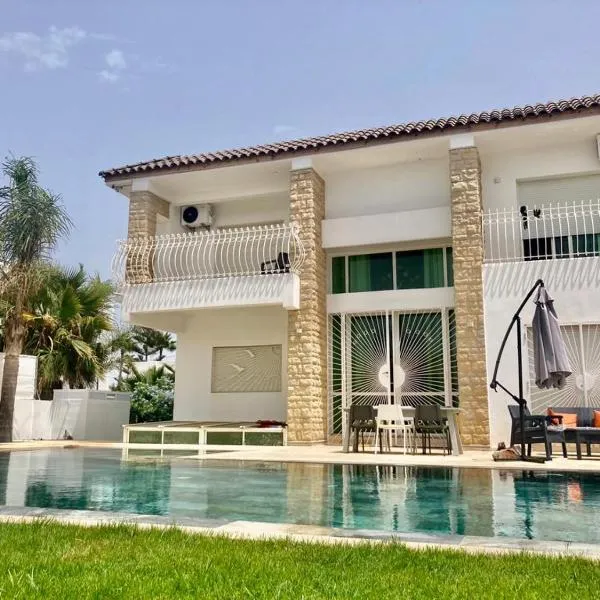 Skhirat VILLA Zhor, hotel v destinaci Skhirat