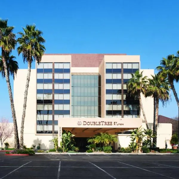 DoubleTree by Hilton Fresno Convention Center, готель у місті Фресно