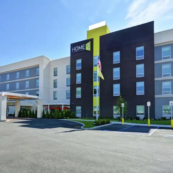 Home2 Suites by Hilton Queensbury Lake George、クイーンズベリーのホテル