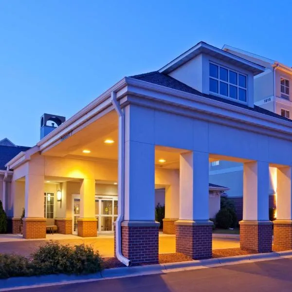 Homewood Suites New Brighton, hotel v destinaci Arden Hills