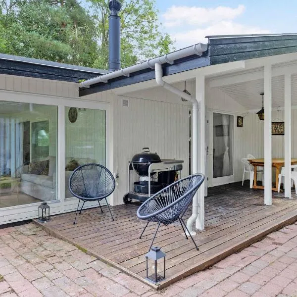 Newly Renovated Holiday Home In The Forest, hotel v destinaci Fakse Ladeplads