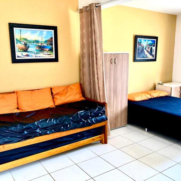 Apartamento studio em prédio de frente ao mar Massaguaçu Caraguatatuba