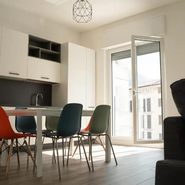 [Piazza XX settembre] - feel the centre, hotel v destinaci Lecco