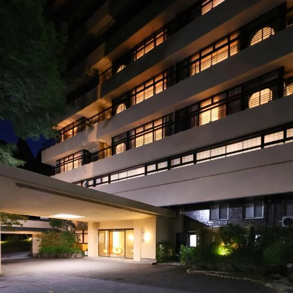 Oku Yugawara SANSUIROU, hotel a Yugawara