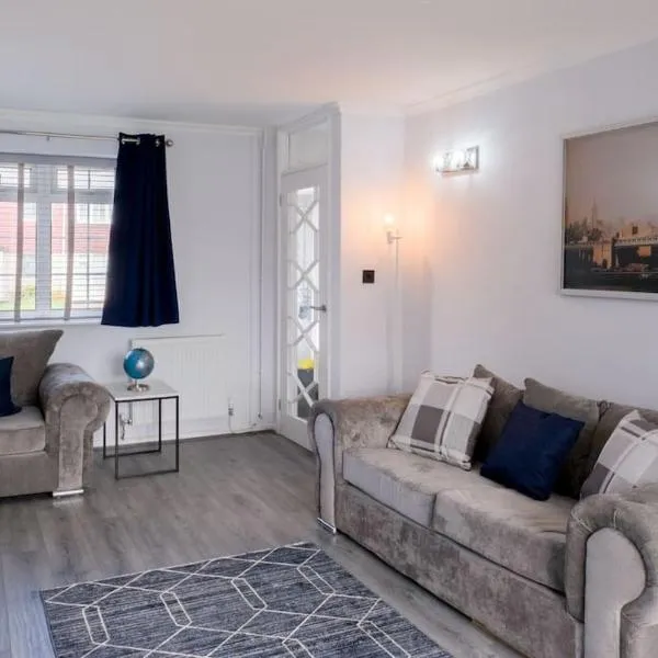 Spacious Cosy 3-Bedroom Home, hotel sa Birmingham