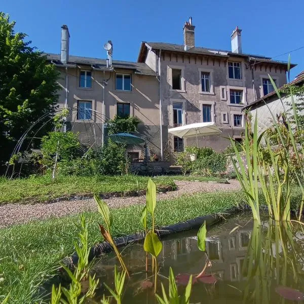 La petite chouette, hotel v destinácii Rochesson