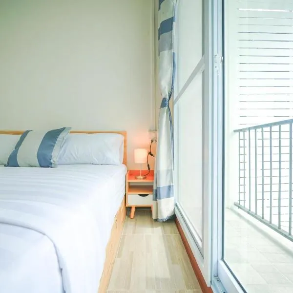 Nut Home Hostel, hotel in Ban Ko