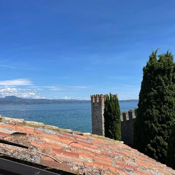 Prestige Sirmione Via Antiche Mura, hotel v Sirmione
