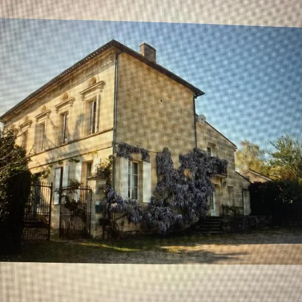 Buisson gîte et chambre d'hôte, hotel en Laruscade