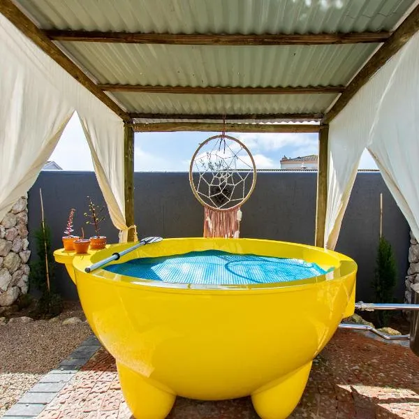 Dunes, Waves and Shells Self Catering Units and The Beach Shack Caravan Langebaan, hotel in Langebaan