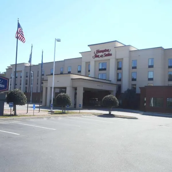 Hampton Inn & Suites Norfolk-Airport, hotel in Cottage Park