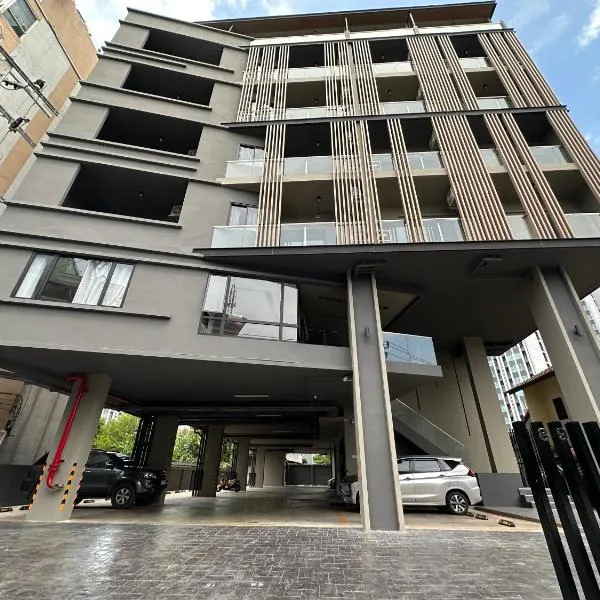 D Night Suite Hotel, hotel en Bangkok