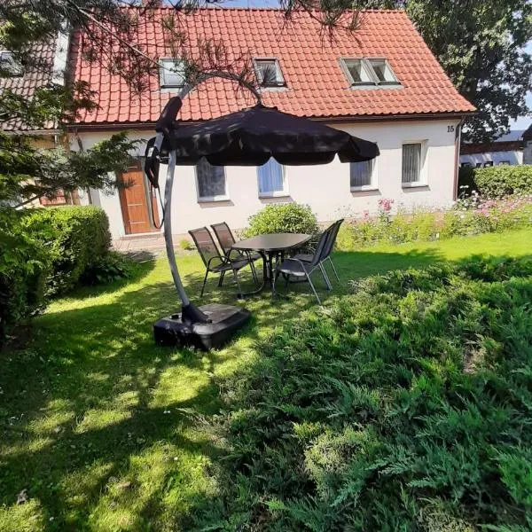 Apartament Pod Dębem, hotel v destinácii Żarnowska