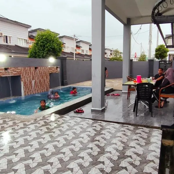 Rania Homestay With Private Pool Seri Iskandar Perak Near UTP UITM, hotel in Kampong Bota Road