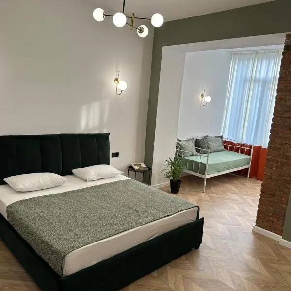 Aparthotel Old Avenue، فندق في تبليسي