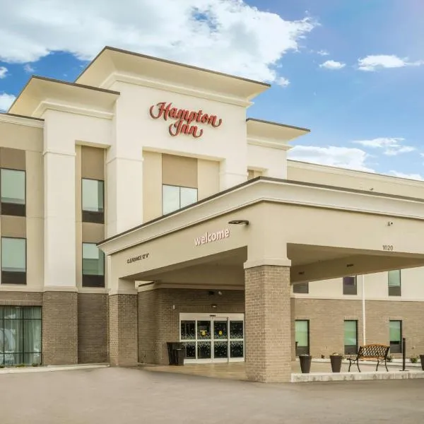 Hampton Inn Newport, hotel u gradu Njuport