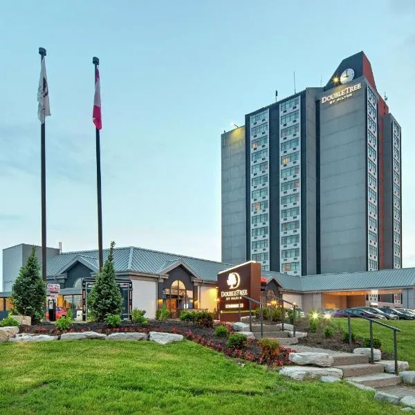 ダブルツリー バイ ヒルトン トロント エアポート ON（Doubletree by Hilton Toronto Airport, ON）、トロントのホテル
