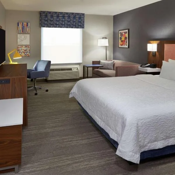 Hampton Inn & Suites Montreal-Dorval, hotel in Dorval