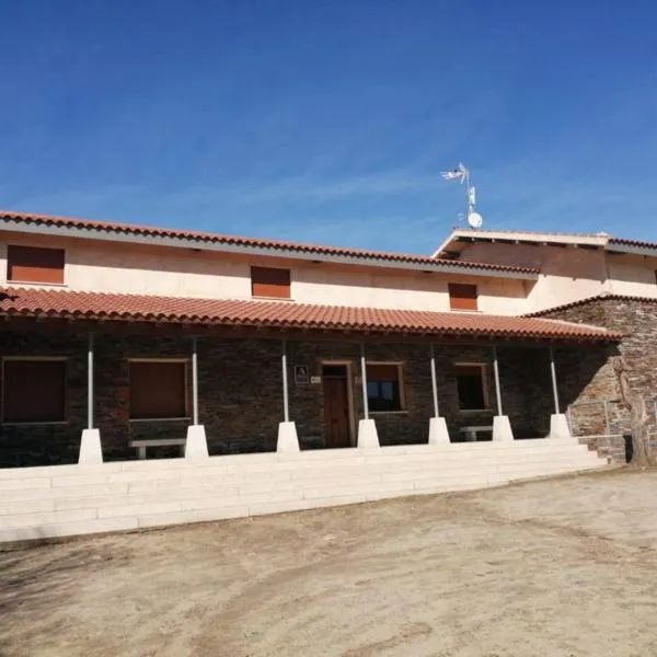 Albergue Villa de Salvatierra, hotel in Endrinal