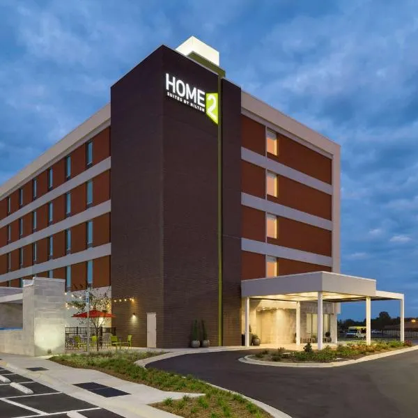 Home2 Suites by Hilton Charlotte Airport, хотел в Шарлът