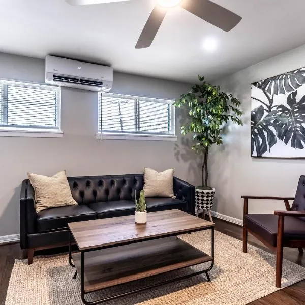 Spacious Apartment Home 6 minutes from Medical Center 15, khách sạn ở Houston