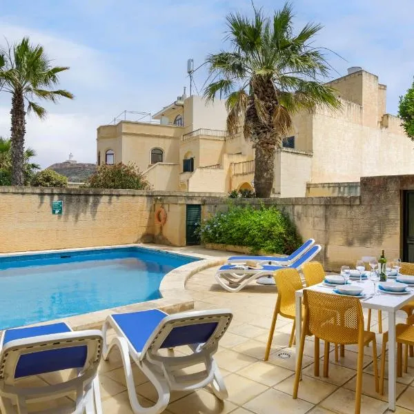 Dar tal-Patri Farmhouse with Private Pool, hotel in Għammar