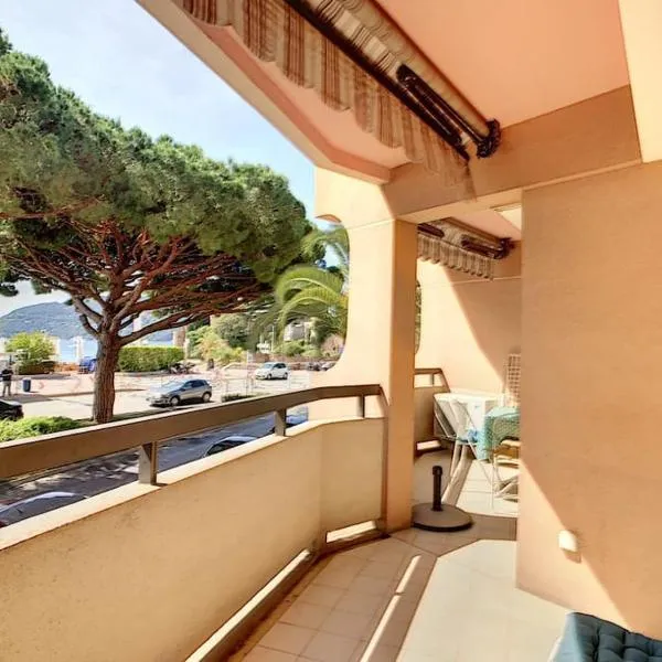 Perle rare 2 pièces au pied de la plage et piscine résidence, hotel in Mandelieu-la-Napoule