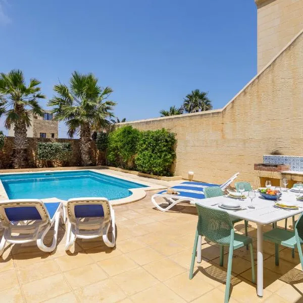 Dar ta' Censina Villa with Private Pool, hotel en Għasri