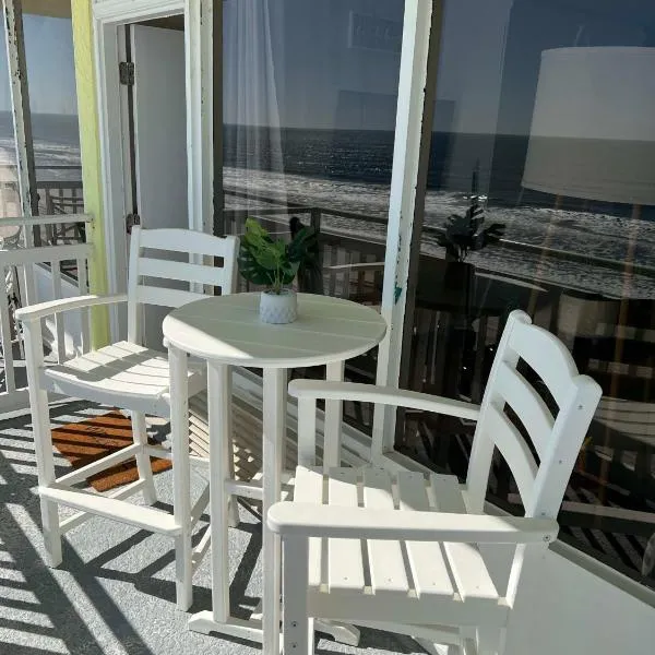 Beach Blessing - Oceanfront at Symphony Beach Club, hotel em Ormond Beach
